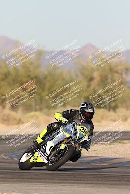 media/Nov-02-2025-CVMA (Sun) [[337aff29ab]]/Race 17-Amateur Supersport Middleweight/